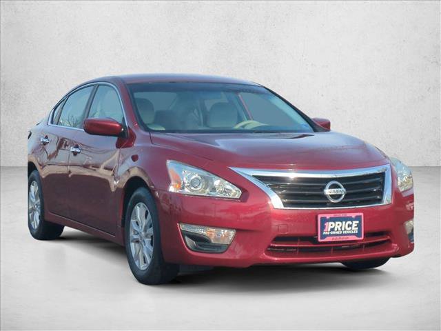 Used 2014 Nissan Altima 2.5 S w/ Sport Value Package image 3