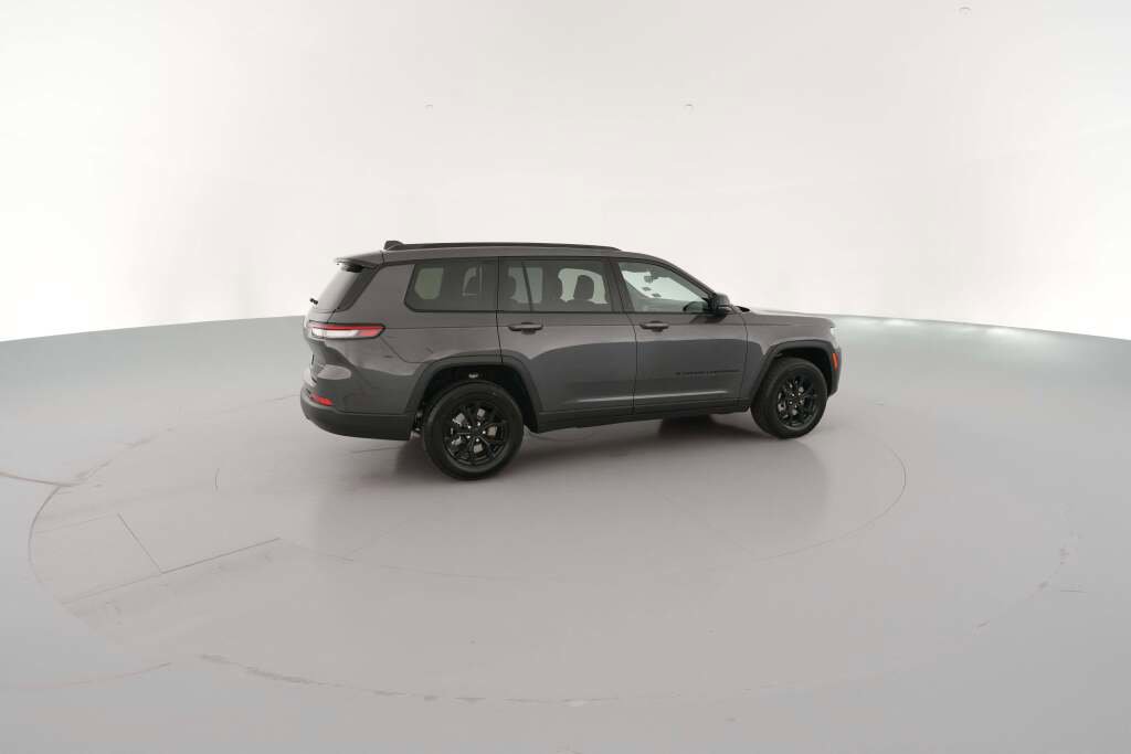 New 2025 Jeep Grand Cherokee L Laredo image 13