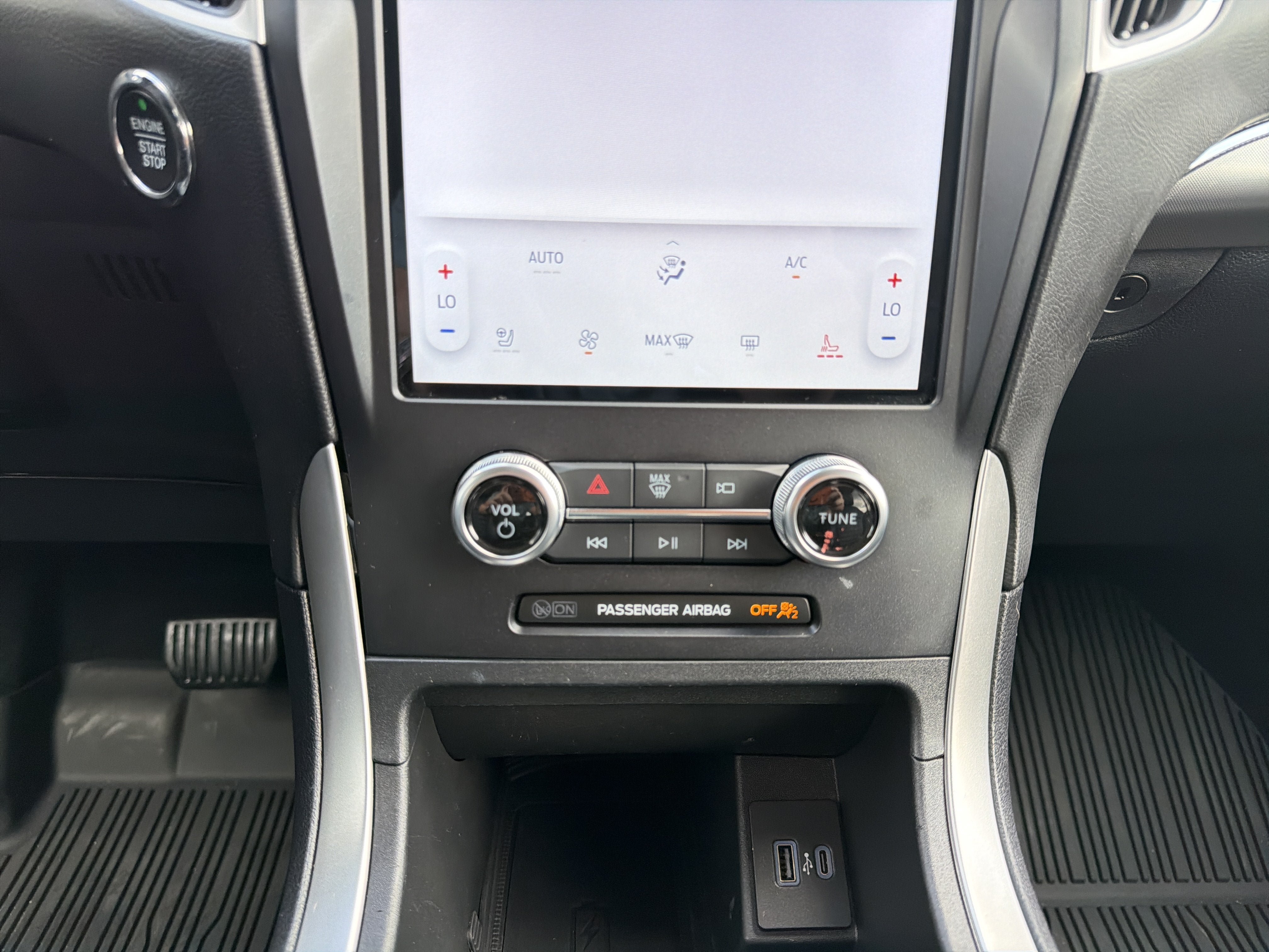 Used 2024 Ford Edge SEL w/ Sport Appearance Package AWD/4WD image 21