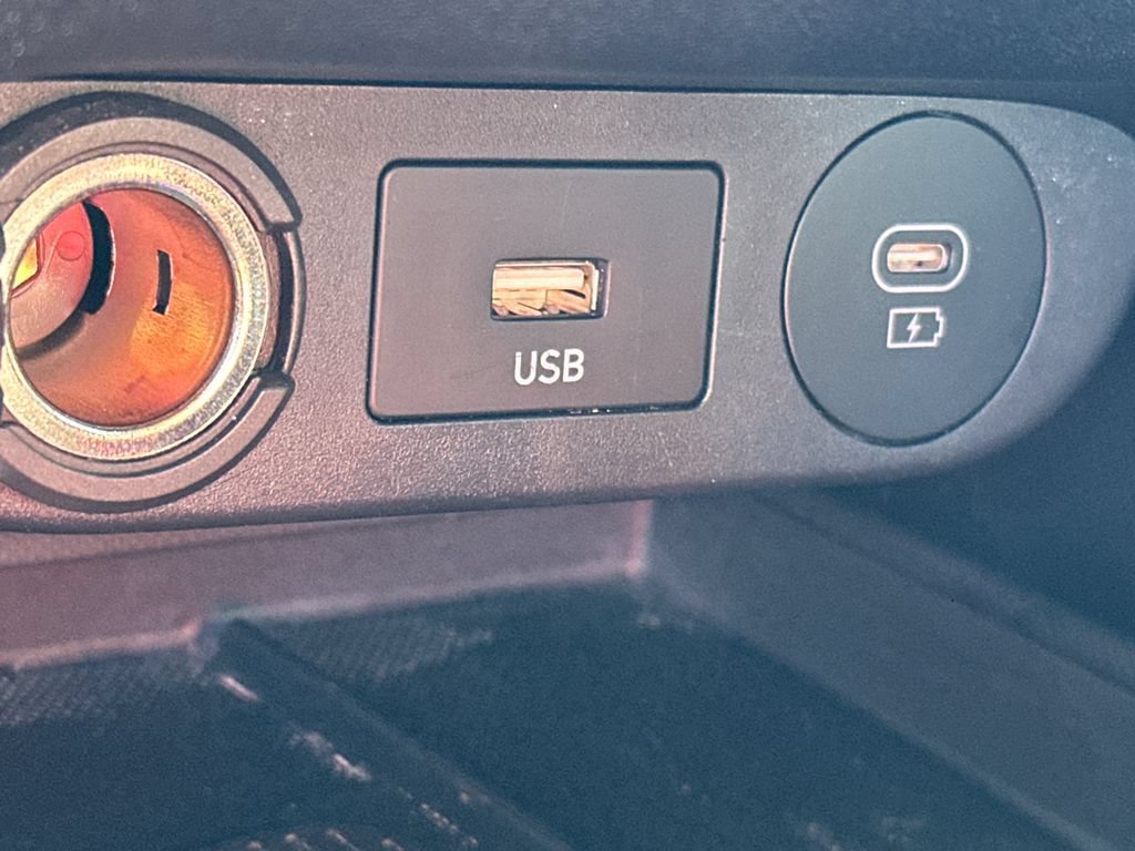 Used 2025 Hyundai Elantra Sport FWD image 31