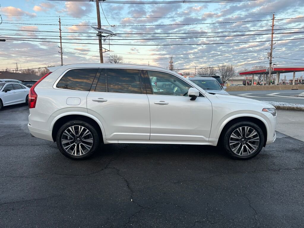 Used 2021 Volvo XC90 T6 Momentum image 8