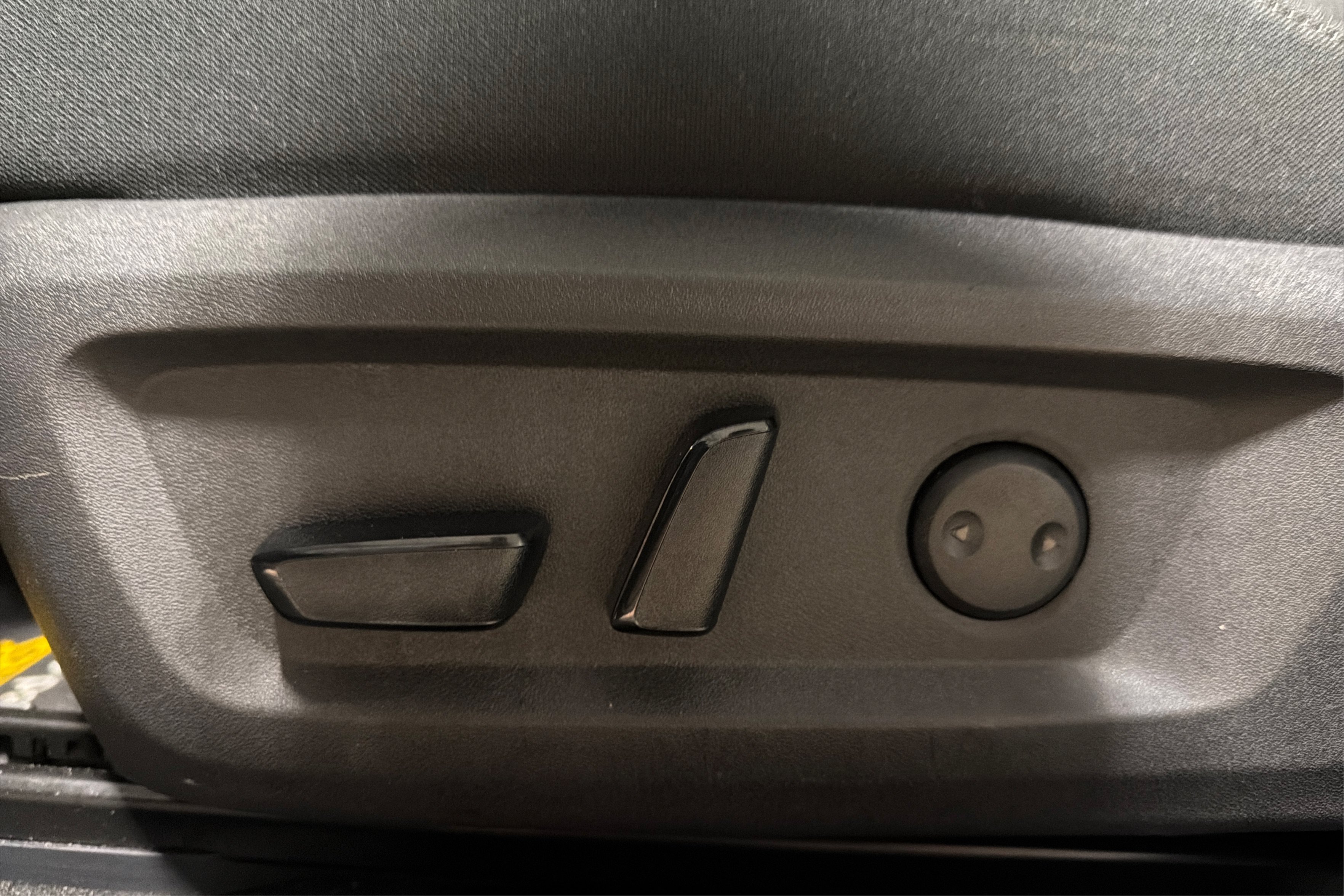 Used 2023 Nissan Rogue SV AWD/4WD image 18