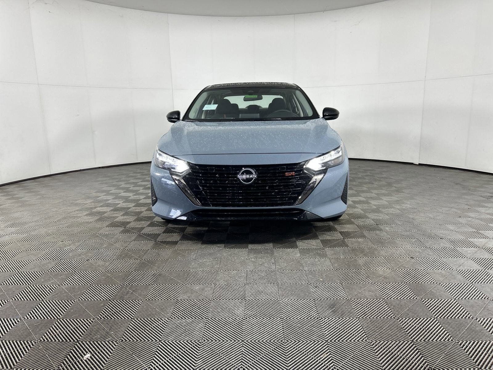 New 2025 Nissan Sentra SR FWD image 2