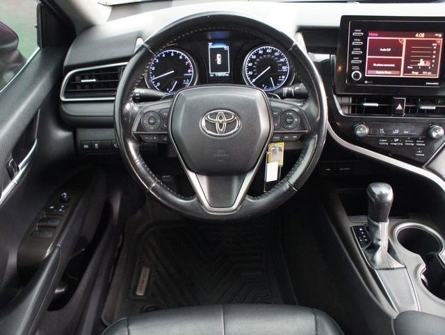 Used 2021 Toyota Camry SE image 4