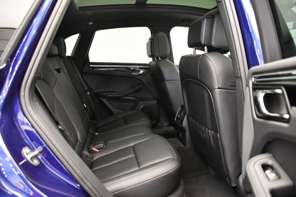 Certified 2025 Porsche Macan image 53