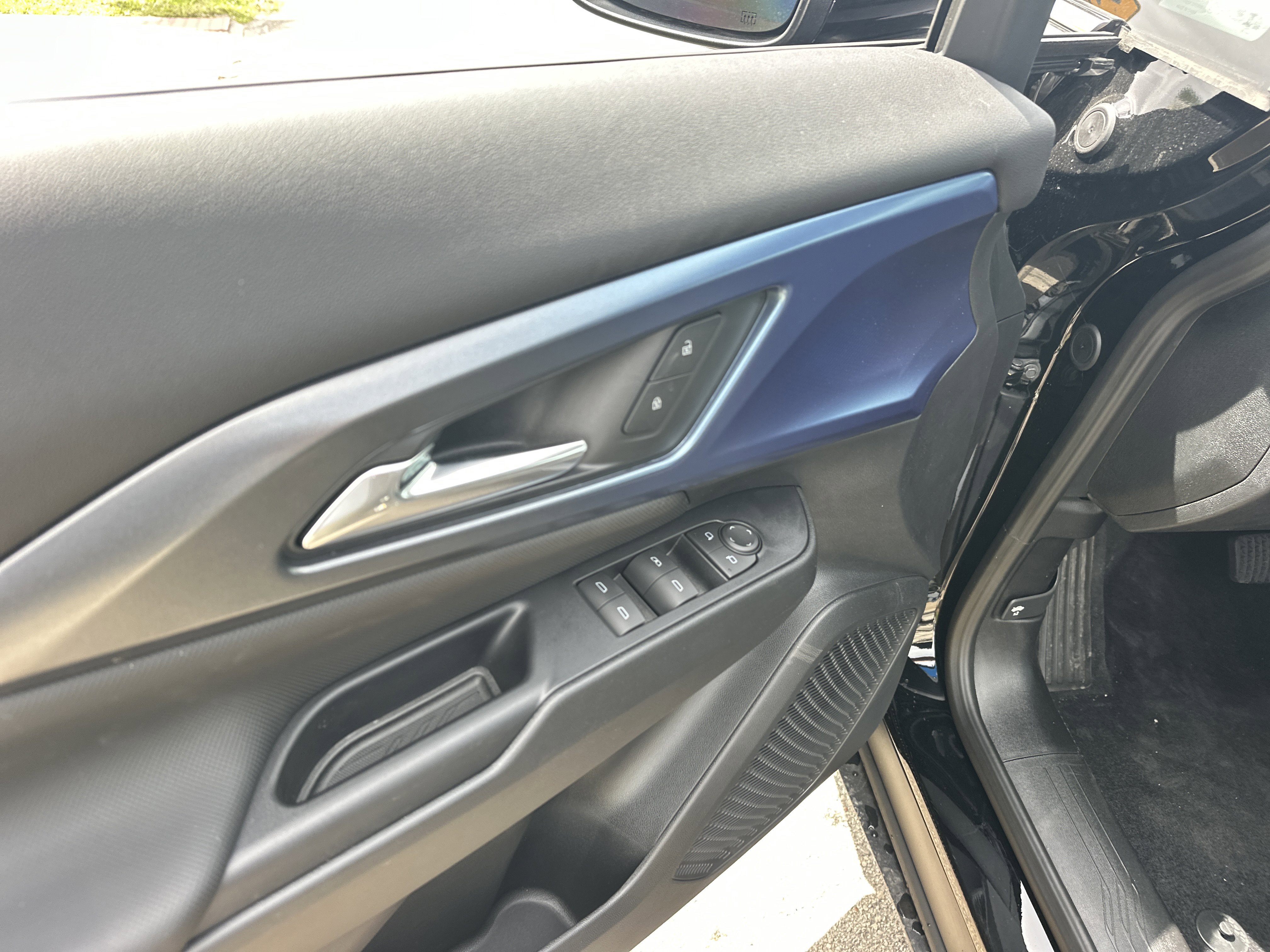 New 2026 Chevrolet Equinox EV LT image 14