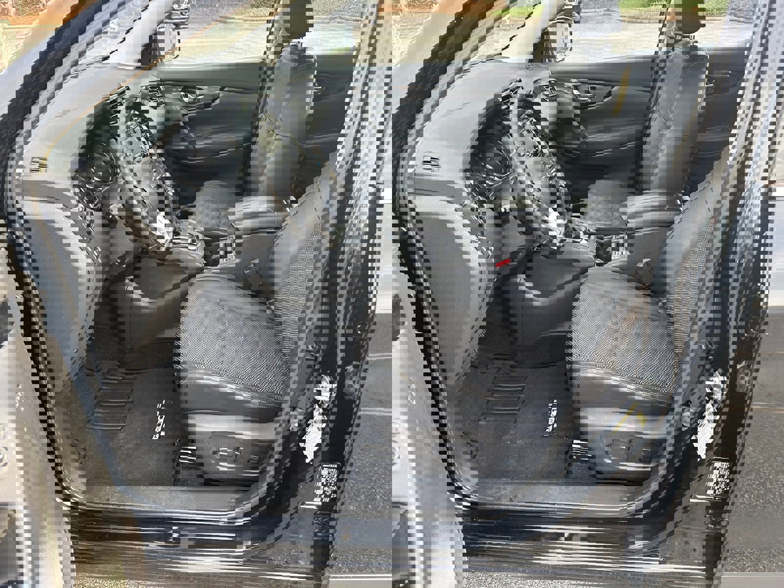 Used 2021 Nissan Rogue Sport SV w/ Technology Package image 9