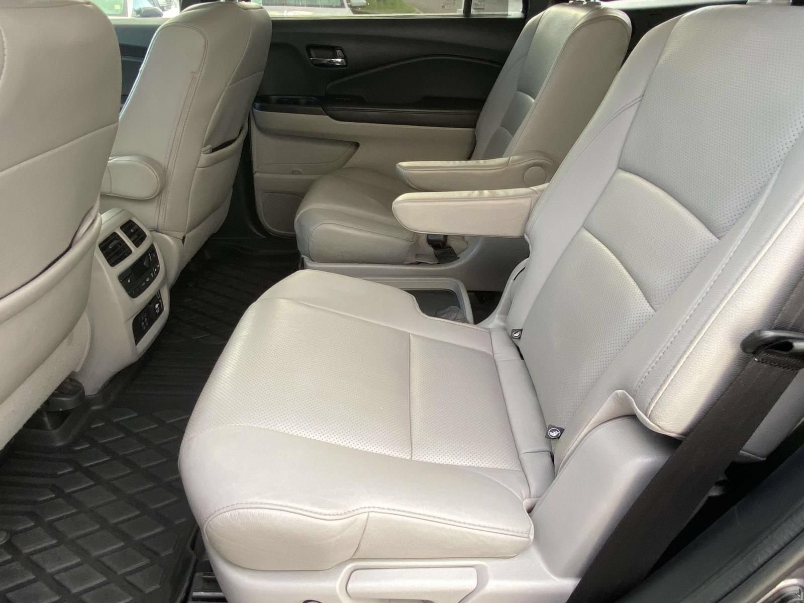 Used 2019 Honda Pilot Elite image 12