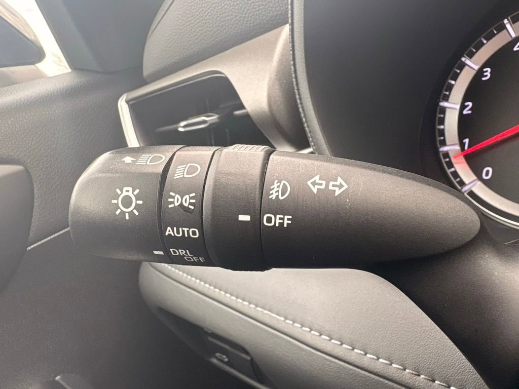 Used 2021 Toyota Highlander LE image 35