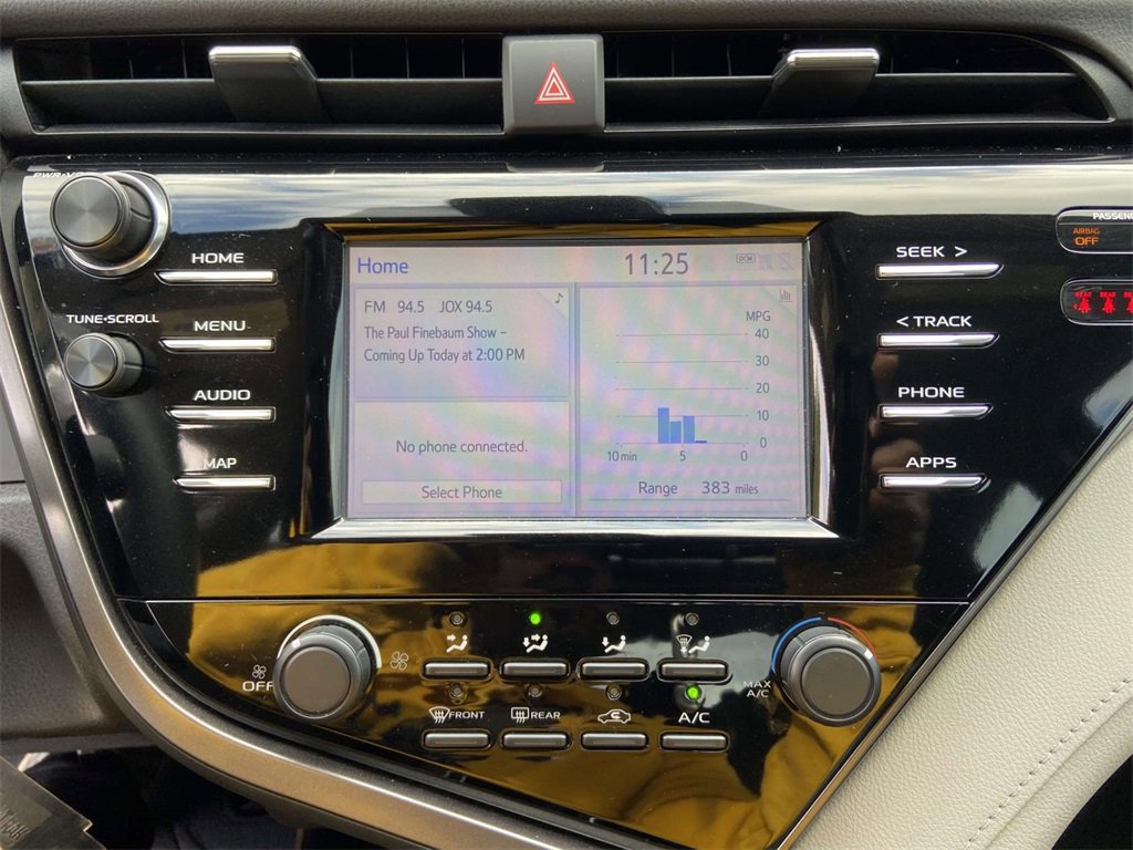 Used 2019 Toyota Camry LE image 21