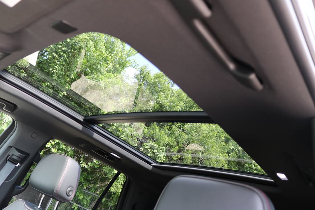 Used 2024 Chevrolet Tahoe RST w/ Luxury Package image 12