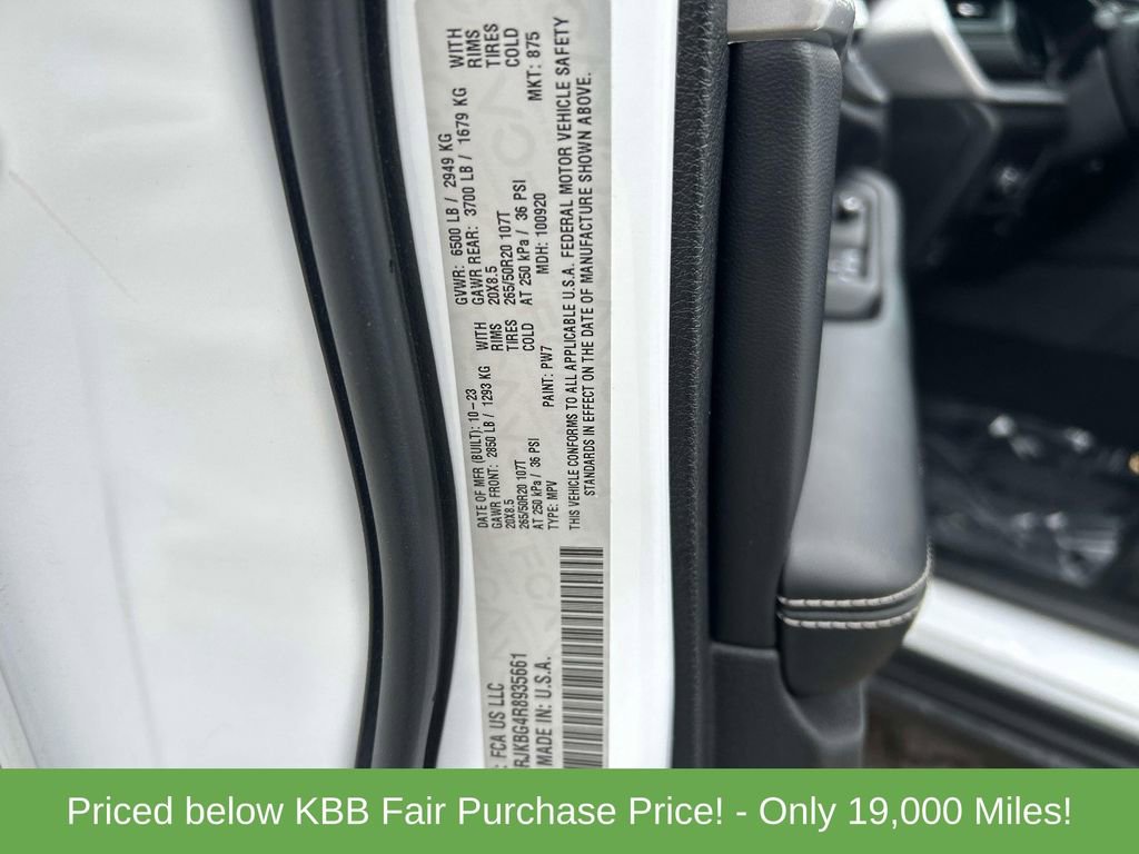 Used 2024 Jeep Grand Cherokee L Limited image 34