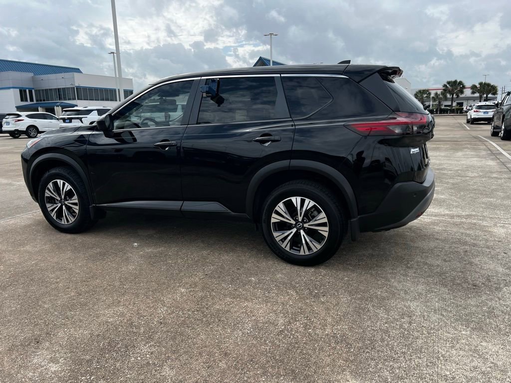 Used 2023 Nissan Rogue SV image 38