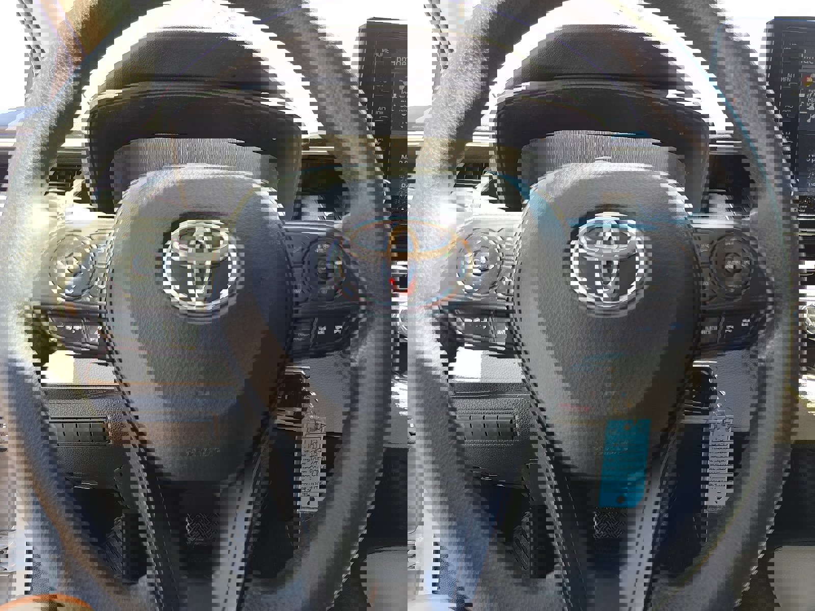 Used 2022 Toyota Corolla LE image 12