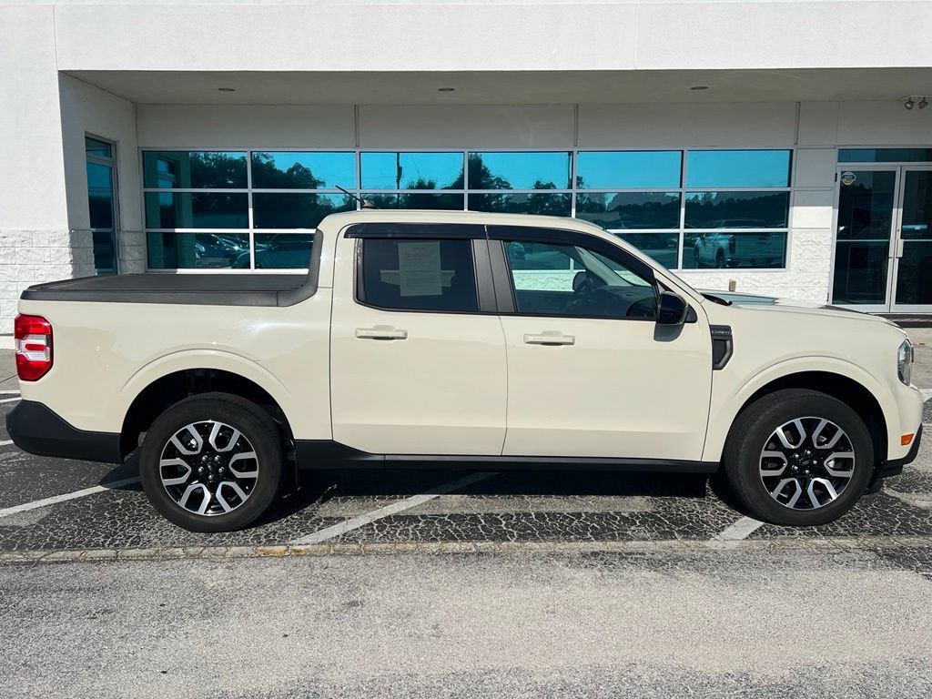 Used 2024 Ford Maverick Lariat FWD image 3