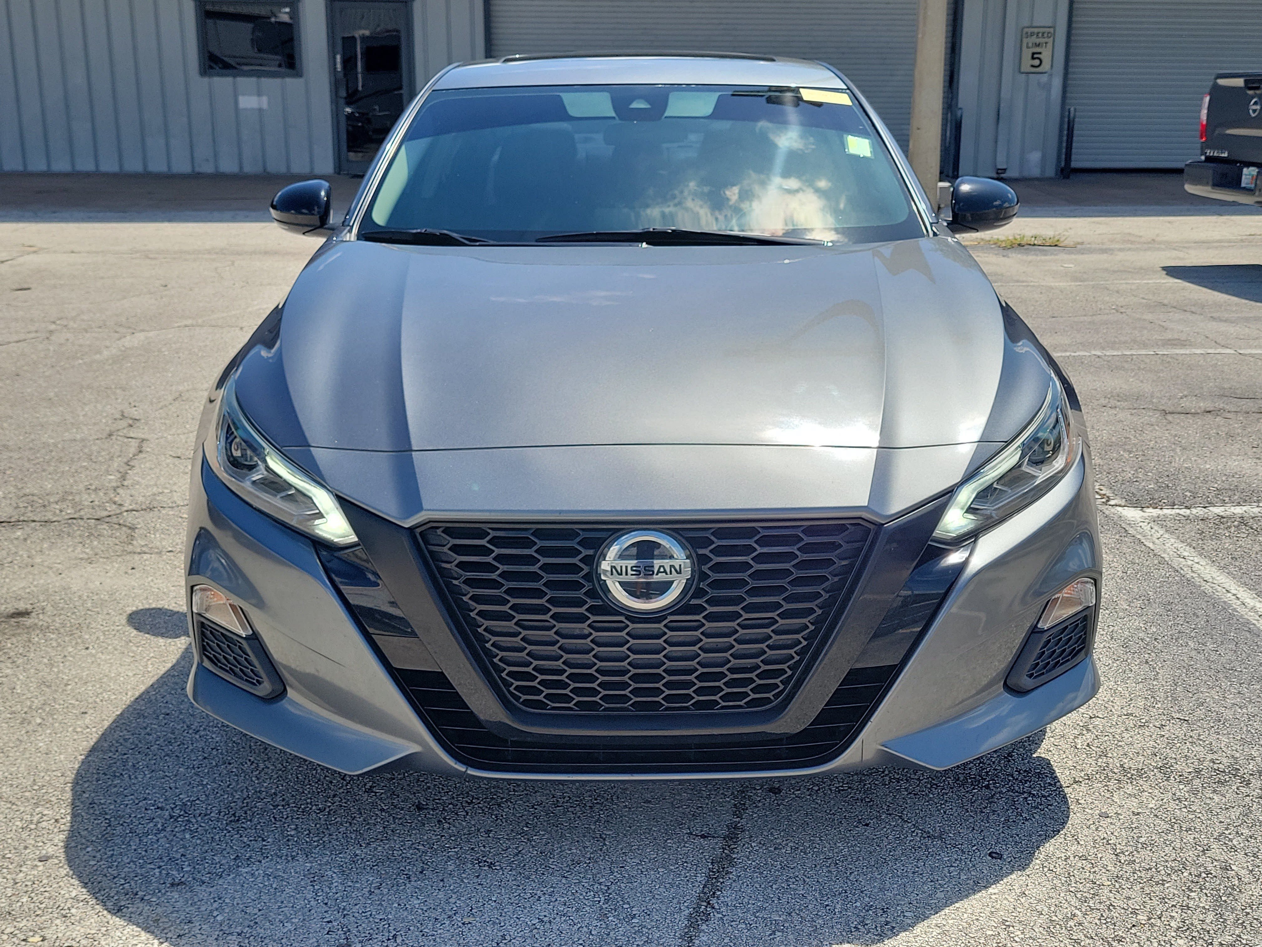 Certified 2021 Nissan Altima 2.5 SR w/ SR Premium Package FWD image 2