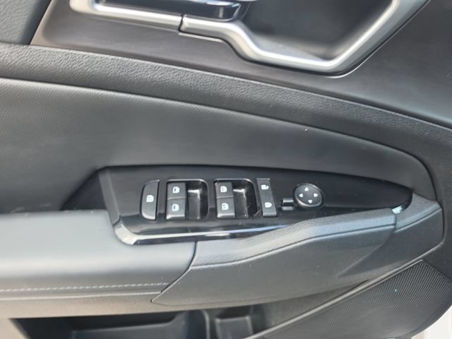 Certified 2025 Kia Sportage EX w/ Premium Package FWD image 18
