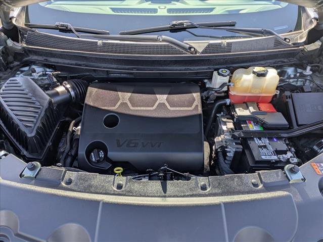 Used 2022 Chevrolet Traverse LT FWD image 23