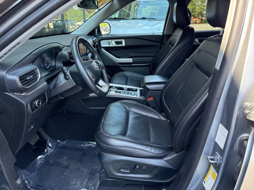 Used 2024 Ford Explorer Limited AWD/4WD image 23