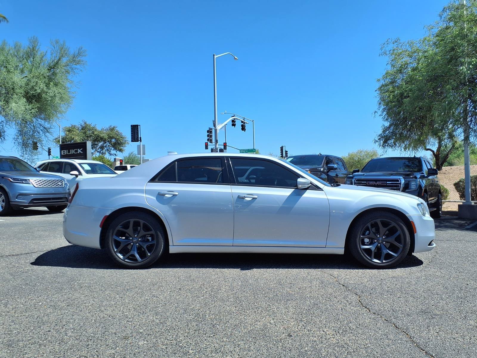 Used 2023 Chrysler 300 S w/ Comfort Group RWD image 4