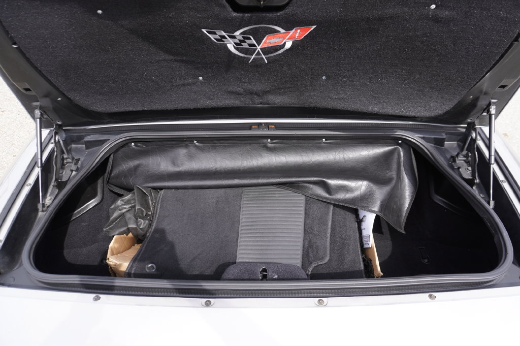 Used 2001 Chevrolet Corvette Convertible w/ Preferred Equipment Group2 RWD image 27