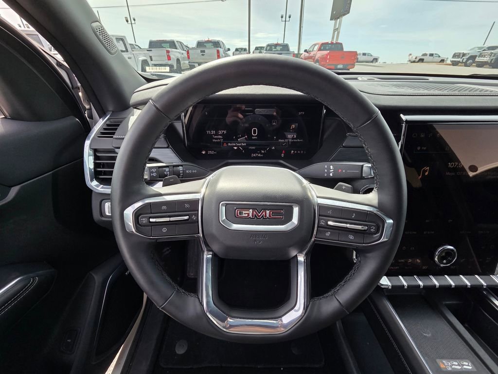 Used 2025 GMC Acadia Elevation image 14