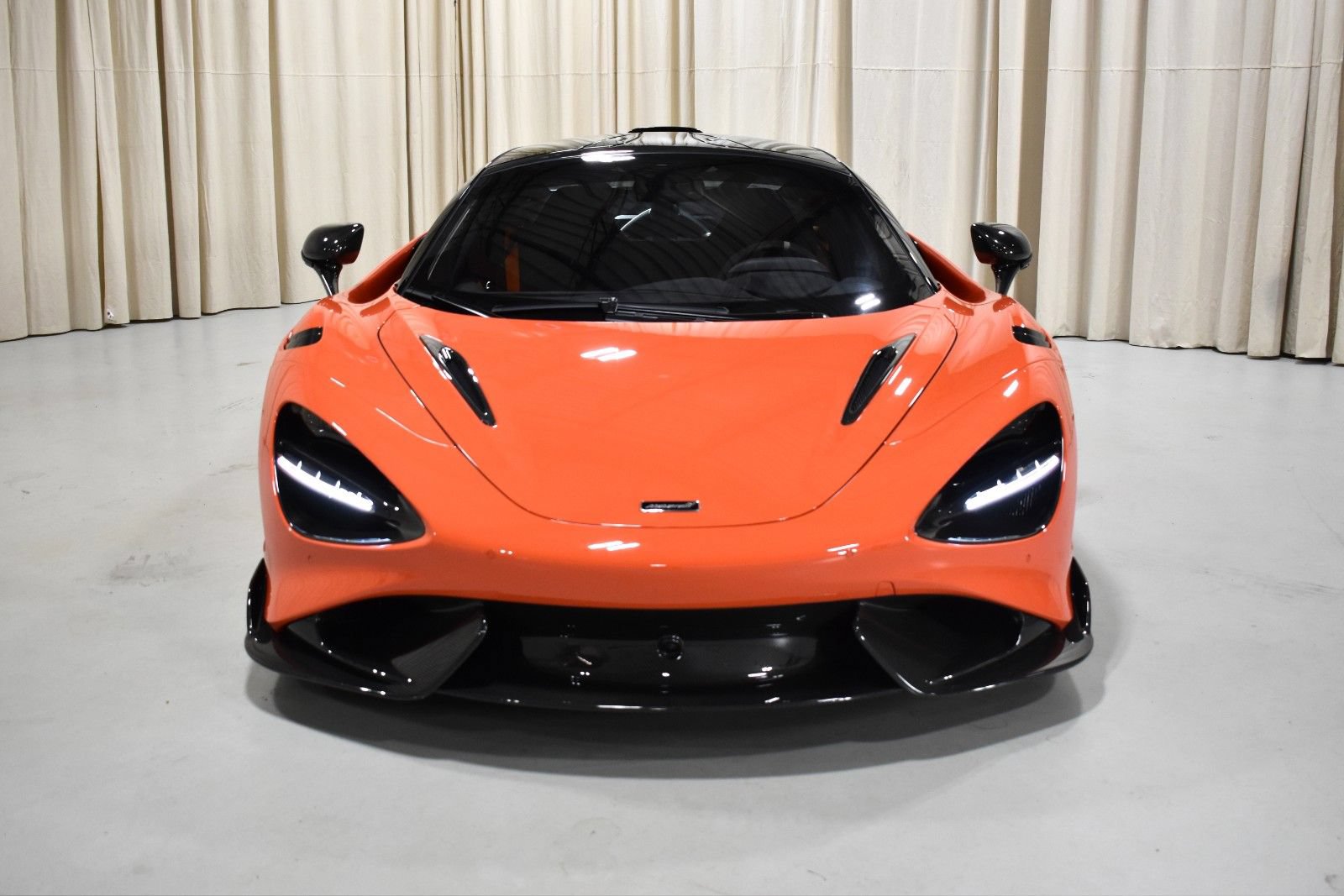 Used 2021 McLaren 765LT RWD image 3