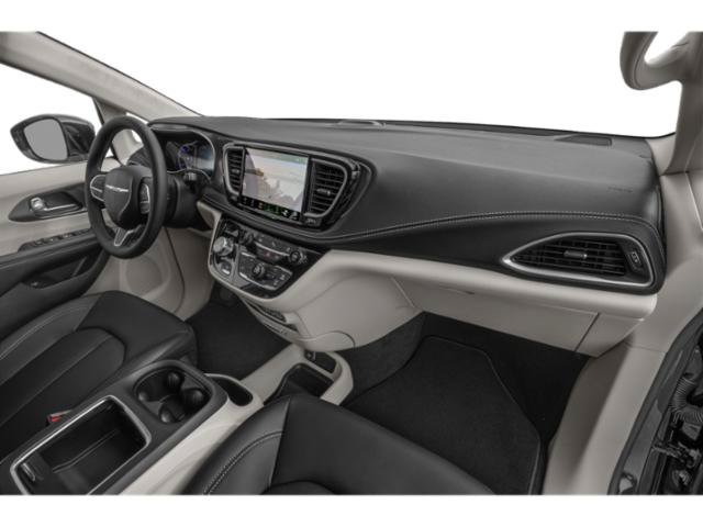 Certified 2024 Chrysler Pacifica Limited FWD image 18