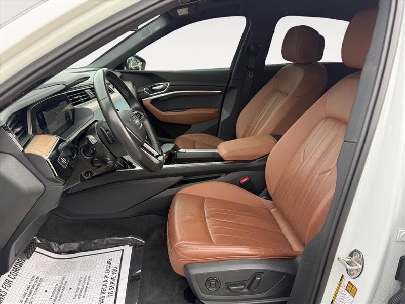 Used 2024 Audi Q8 e-tron Premium Plus image 10