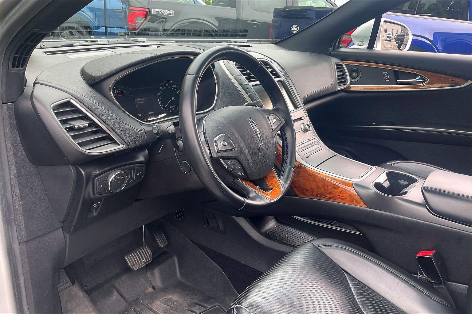 Used 2016 Lincoln MKX Reserve w/ Technology Package AWD/4WD image 13