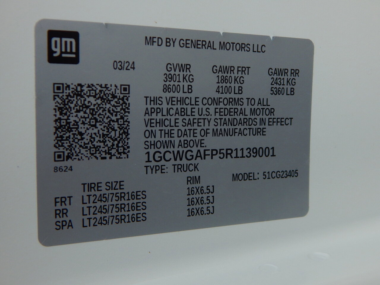 Used 2024 Chevrolet Express 2500 w/ Driver Convenience Package image 30