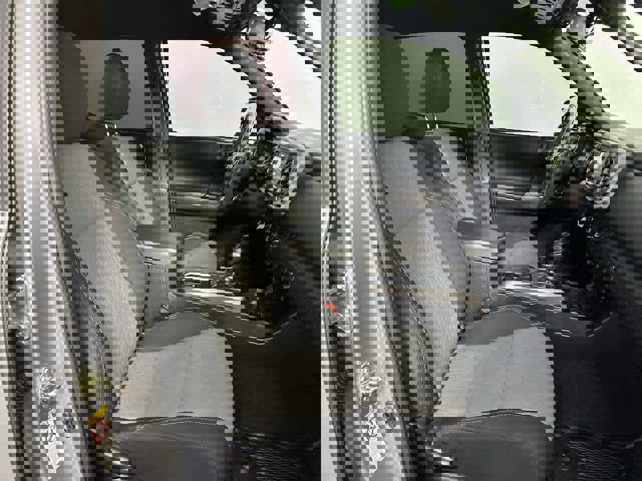 Used 2020 Toyota Tacoma TRD Off-Road w/ Technology Package image 18