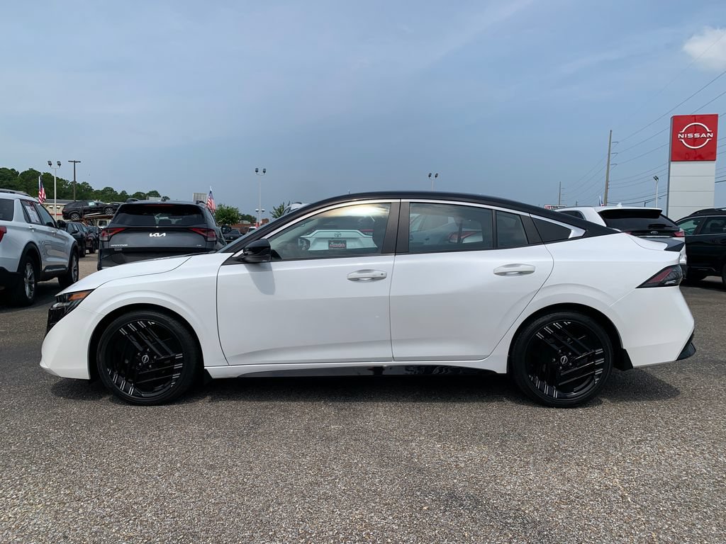 Used 2026 Nissan Sentra SR w/ Floor Mat Package FWD image 6