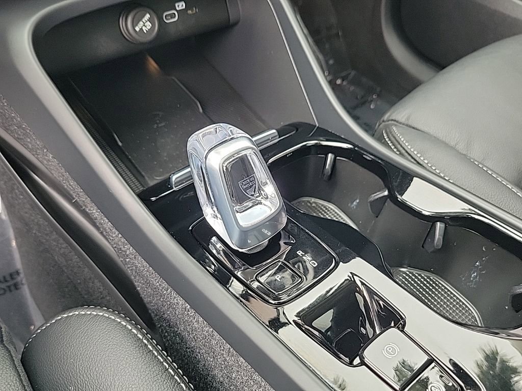 Used 2023 Volvo XC40 B4 Plus w/ Driver Assist Package image 22