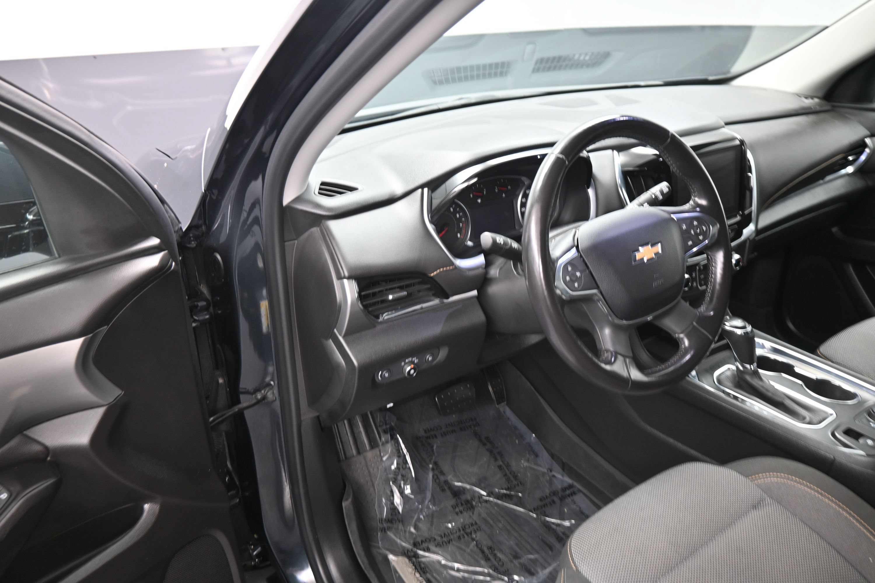Used 2019 Chevrolet Traverse LT FWD image 12