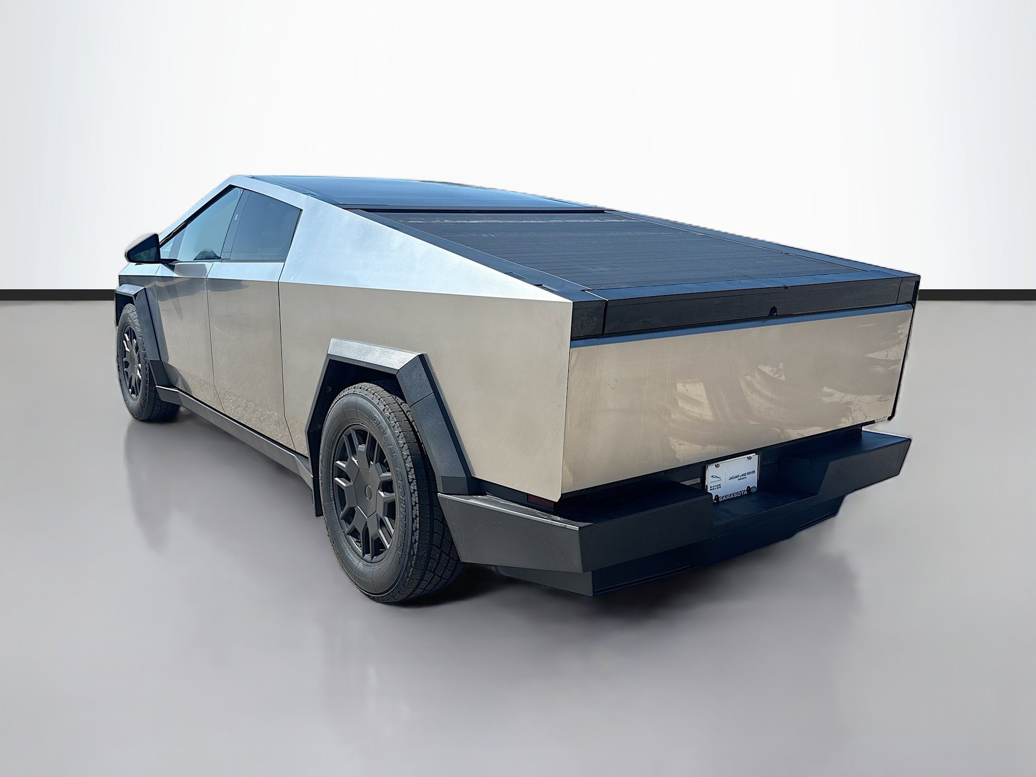 Used 2024 Tesla Cybertruck AWD Crew Cab image 3