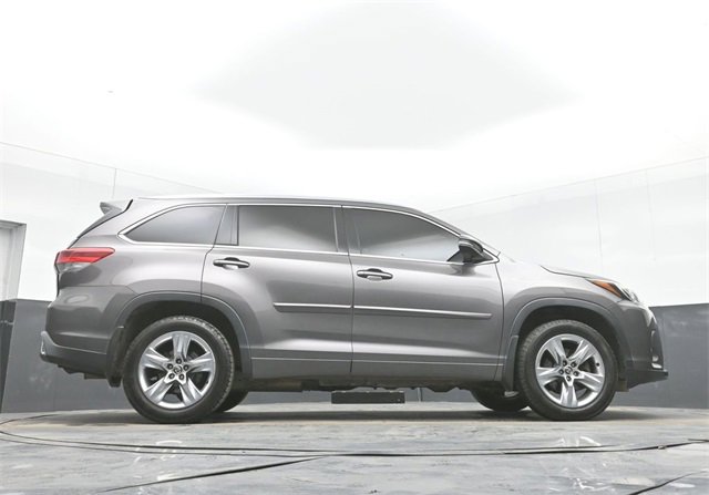 Used 2017 Toyota Highlander Limited image 52