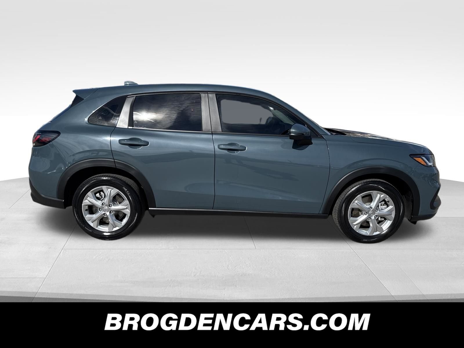Used 2023 Honda HR-V LX image 2