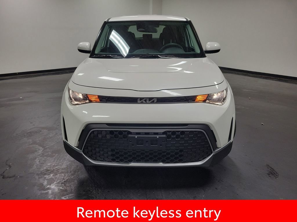 Used 2025 Kia Soul S FWD image 3