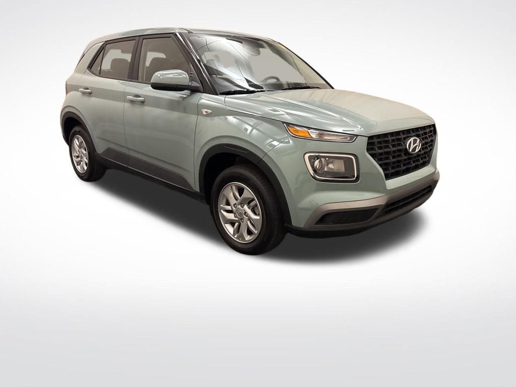 Certified 2026 Hyundai Venue SE image 3