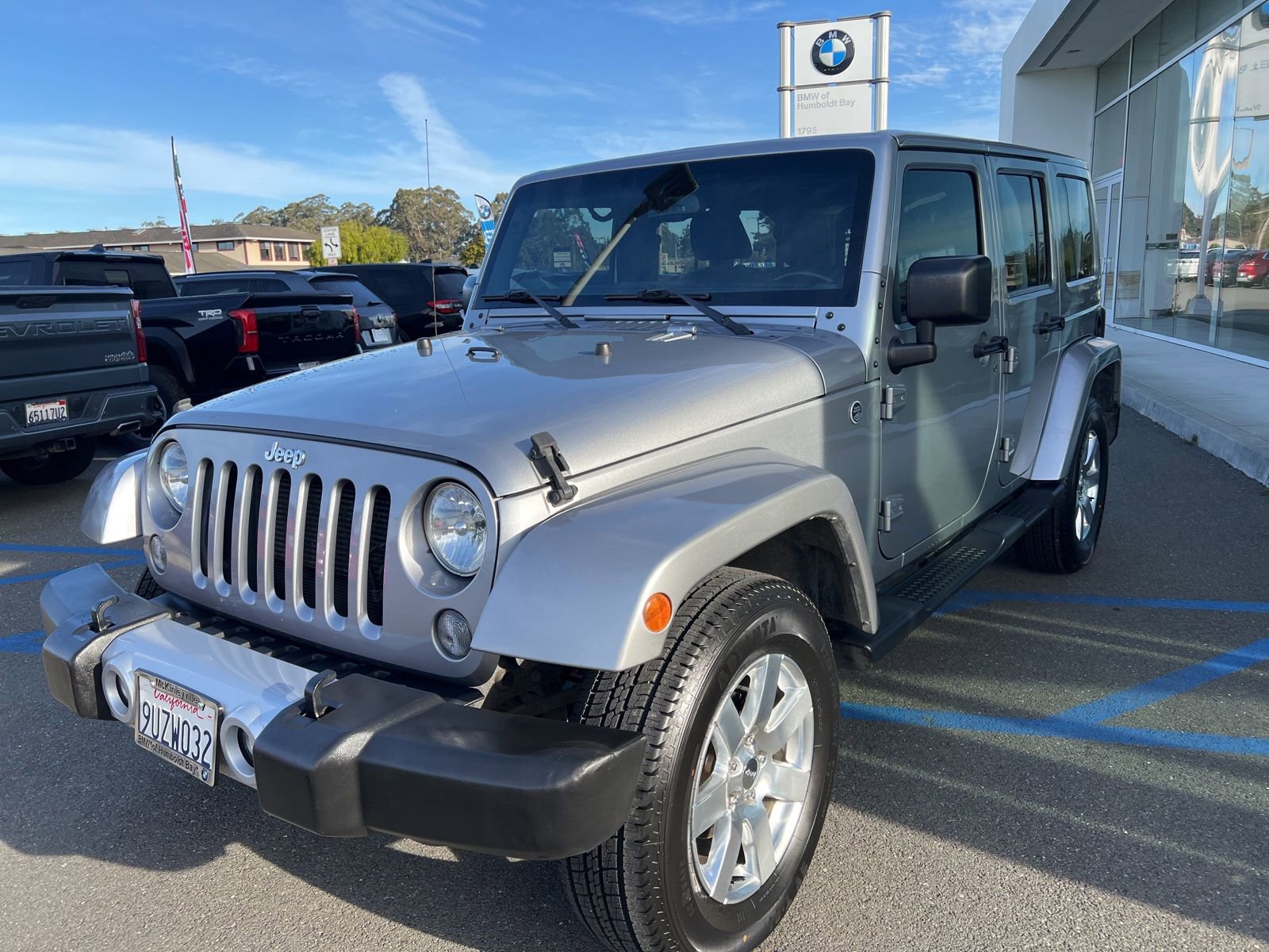 Used 2015 Jeep Wrangler Unlimited Sahara w/ Connectivity Group AWD/4WD image 1