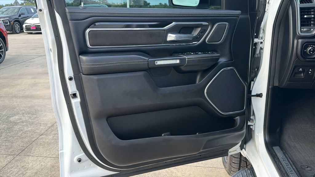 Used 2021 RAM 1500 Laramie AWD/4WD image 11
