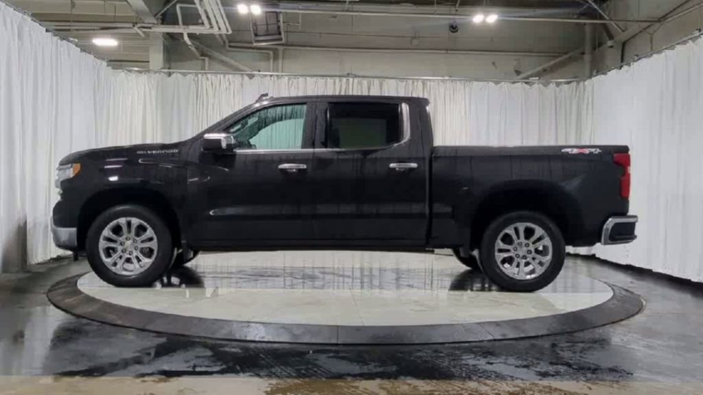 Used 2023 Chevrolet Silverado 1500 LTZ image 6