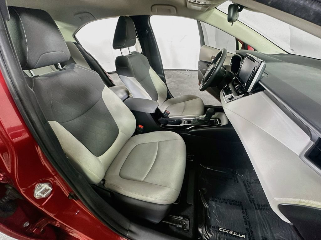 Used 2021 Toyota Corolla LE FWD image 12