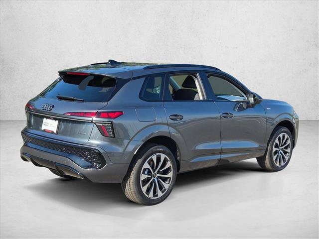 New 2026 Audi Q3 quattro 2.0T w/ Technology Package AWD/4WD image 2