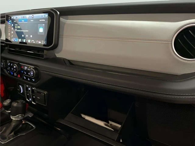 Used 2025 Jeep Wrangler Unlimited Sahara w/ Safety Group image 78