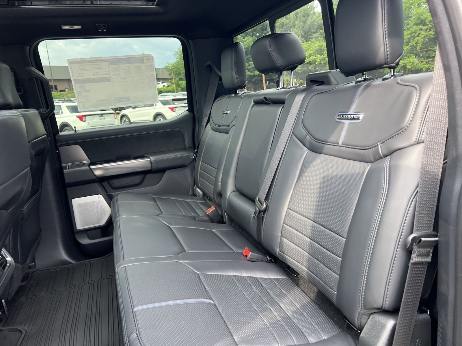 New 2026 Ford F450 Platinum w/ FX4 Off-Road Package AWD/4WD image 25