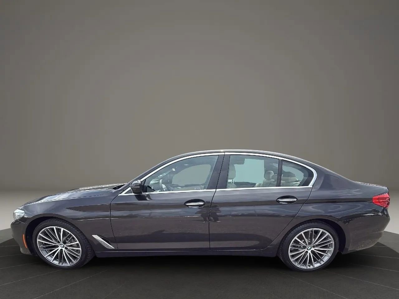 Used 2017 BMW 530i xDrive image 8