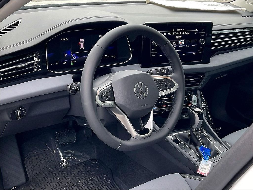 New 2026 Volkswagen Jetta SE FWD image 8