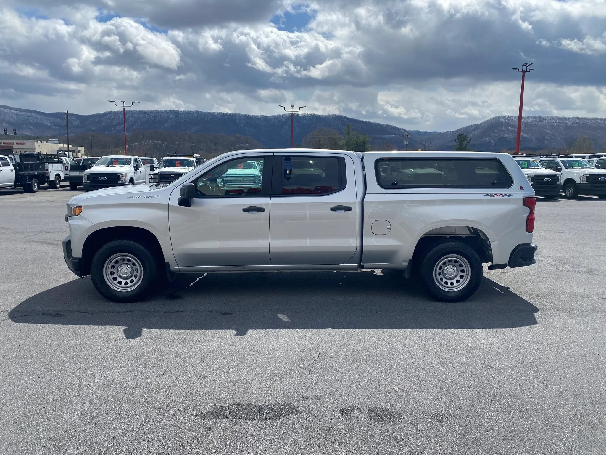 Used 2020 Chevrolet Silverado 1500 W/T w/ Trailering Package AWD/4WD image 5